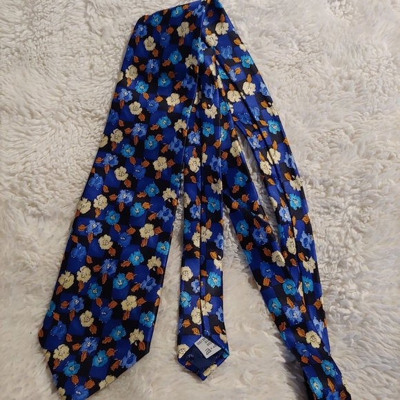 Givenchy Selection Couture #0210 100% Silk Showy Blue Rose Gentlemans Tie - Picture 2 of 9